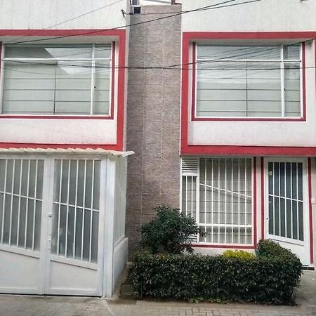 Alojamiento "Como En Casa" Cerca Al Aeropuerto!! Bogota Exterior photo